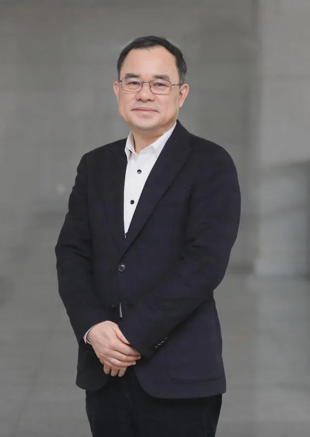 TVT体育两会朱华荣建议：保障新能源汽车健康协同发展(图1)