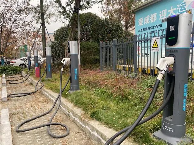 TVT体育缓解新能源汽车“里程焦虑”温江做了这“桩”事(图9)