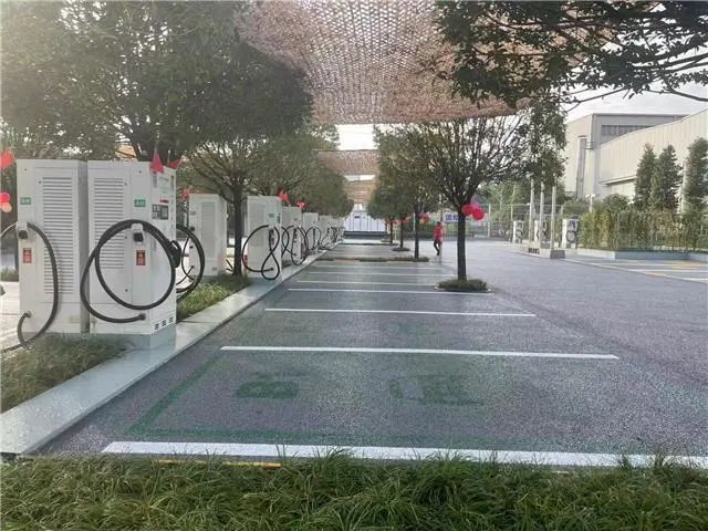 TVT体育缓解新能源汽车“里程焦虑”温江做了这“桩”事(图4)