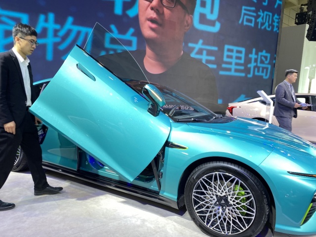 AI新观TVT体育察丨新能源和AI技术引领汽车行业未来(图2)