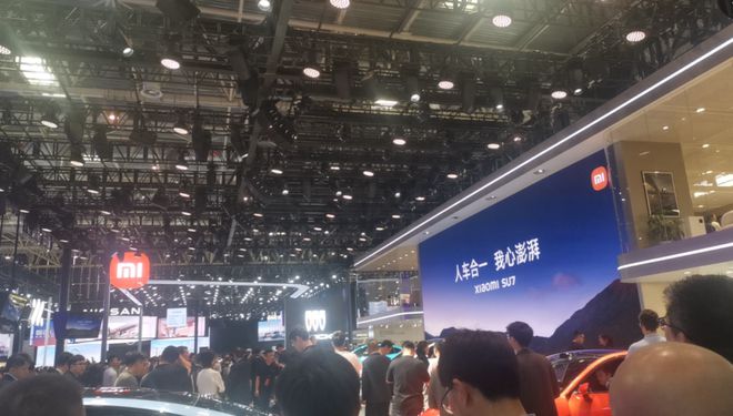 北京车展：流量迷醉一群人冷水泼醒一群人｜新能源渡劫TVT体育(图4)